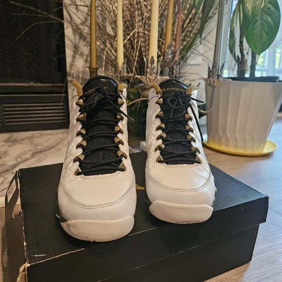 Air Jordan 9s - Picture 4 of 4